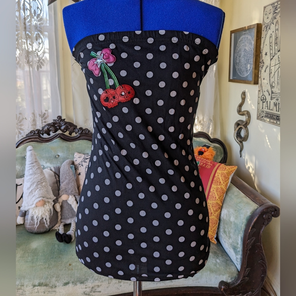 Attempt strapless top size medium